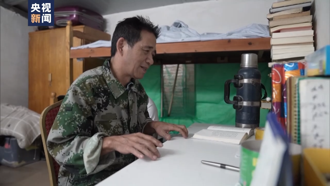 農民工街頭彈鋼琴走紅，原來是這里傳出的溫暖音符！