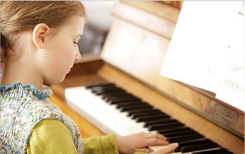 學(xué)鋼琴的最佳年齡_鋼琴年齡最佳學(xué)歷是什么_鋼琴最佳學(xué)年齡段